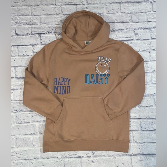 Hello Daisy Tops - HELLO DAISY" and "HAPPY MIND" text and a smiley face graphic